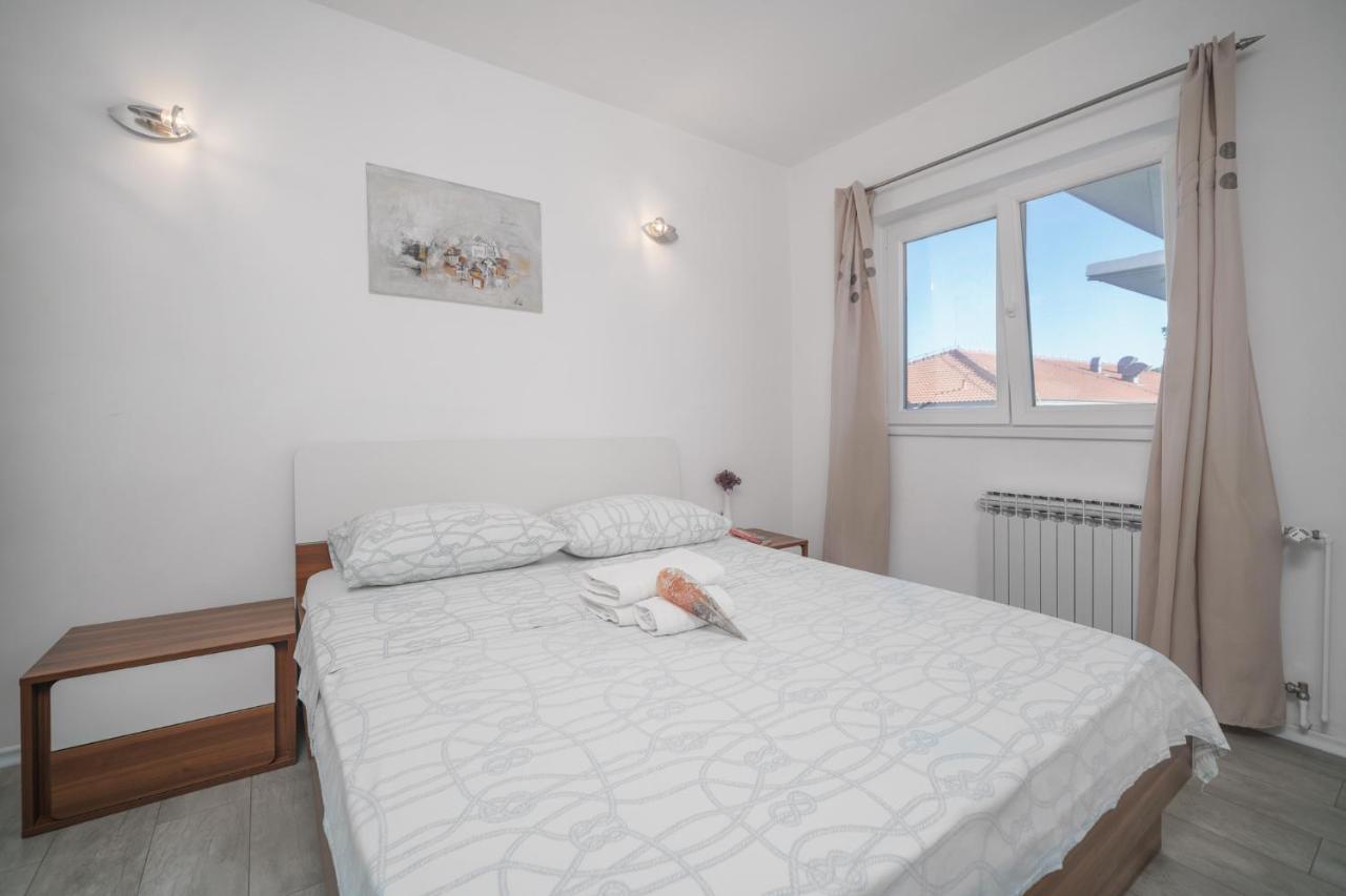 Apartmani Gabriella Vodice Zewnętrze zdjęcie